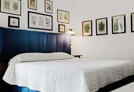 몬델로 Il Glicine Sul Golfo B&B 외부 사진